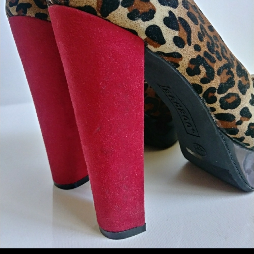 Bamboo Leopard Print Block Heels Size 7 - image 5